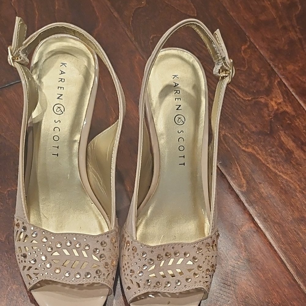 Karen Scott Women's Tan Peep-Toe Slingback Heels